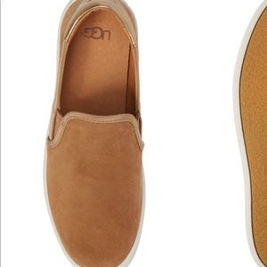 Ugg Sneakers-please see all pictures (Flaws)